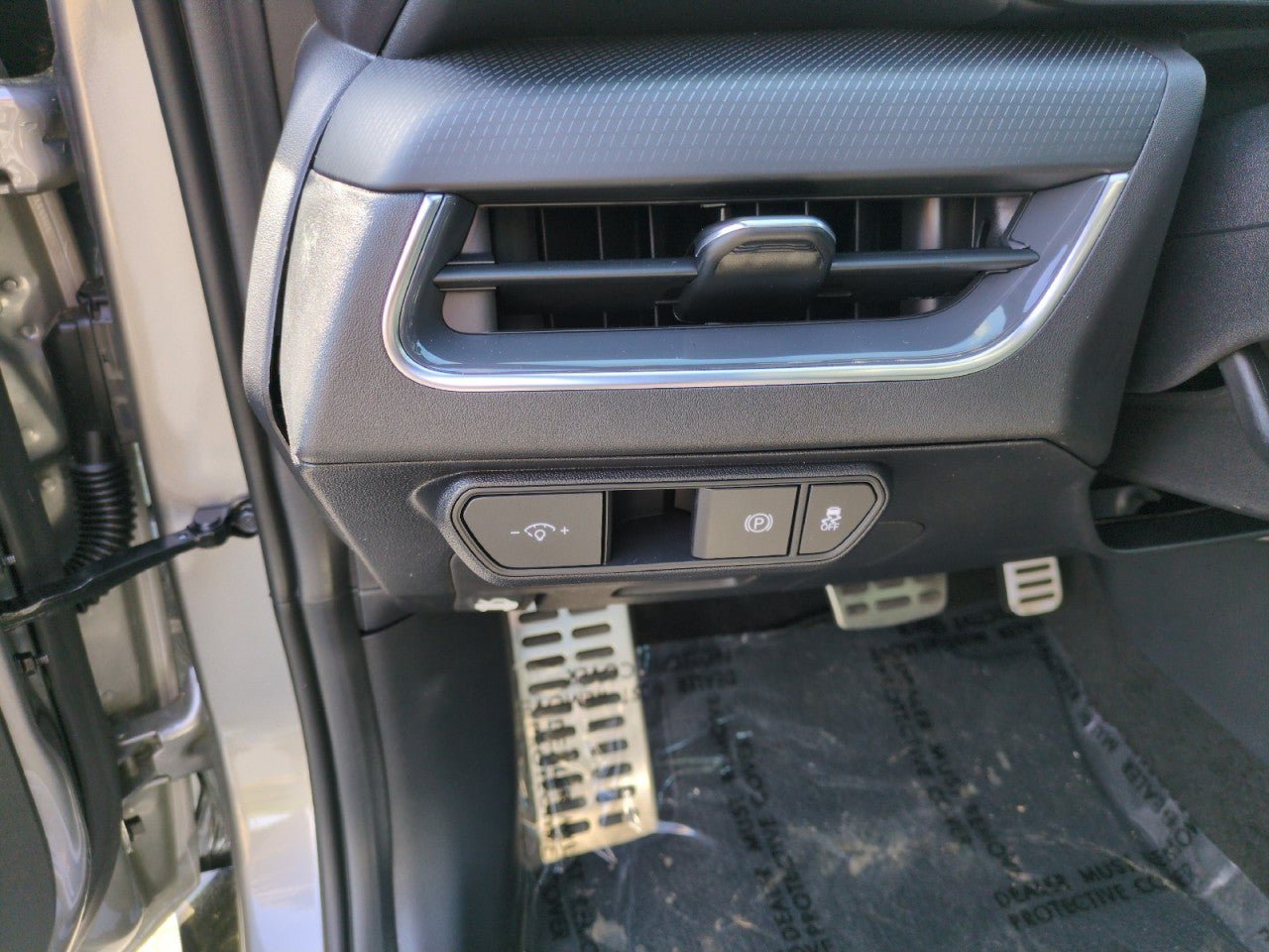 New 2025 Kia K4 GT-Line Turbo FWD image 16
