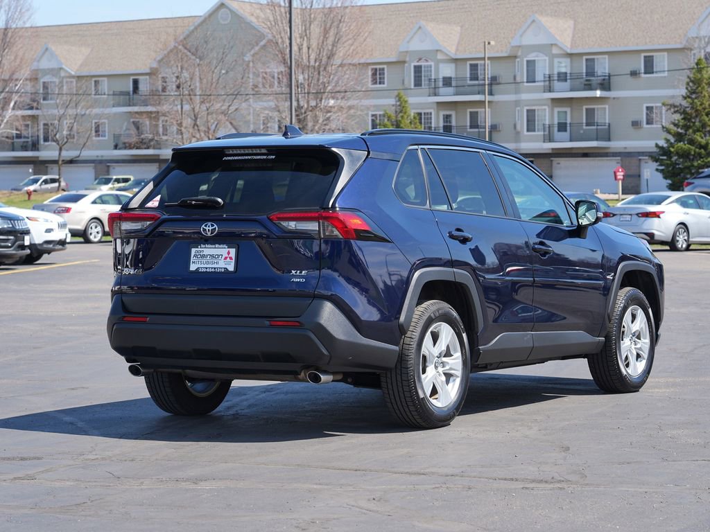 Used 2019 Toyota RAV4 XLE w/ Convenience Package AWD/4WD image 3