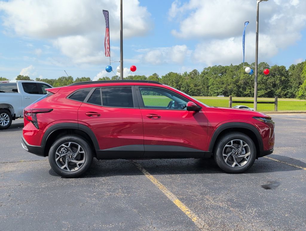 New 2026 Chevrolet Trax LT w/ Driver Confidence Package FWD image 7