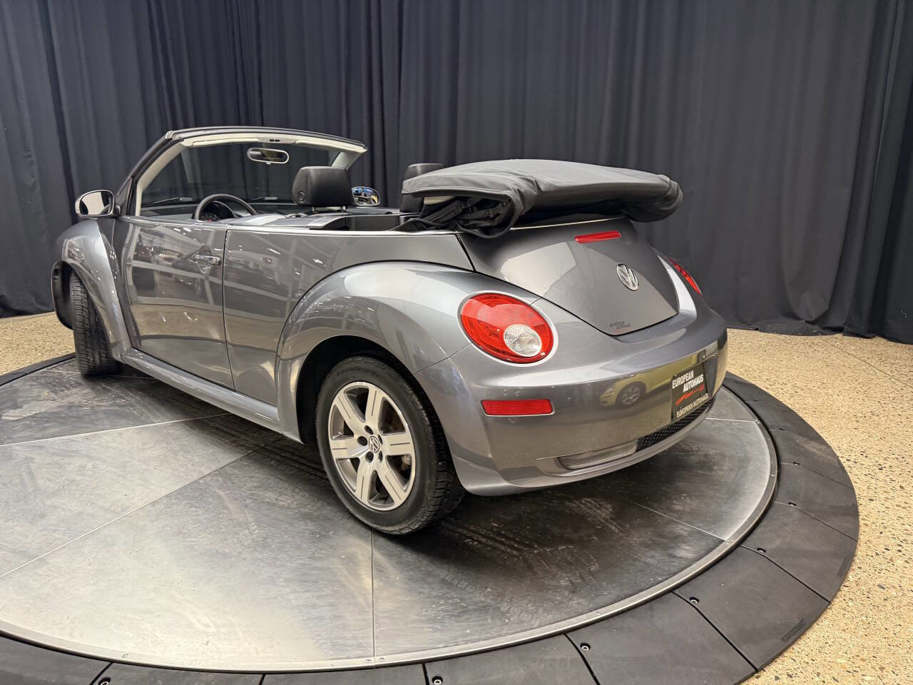 Used 2006 Volkswagen Beetle Convertible w/ Package 1 image 6