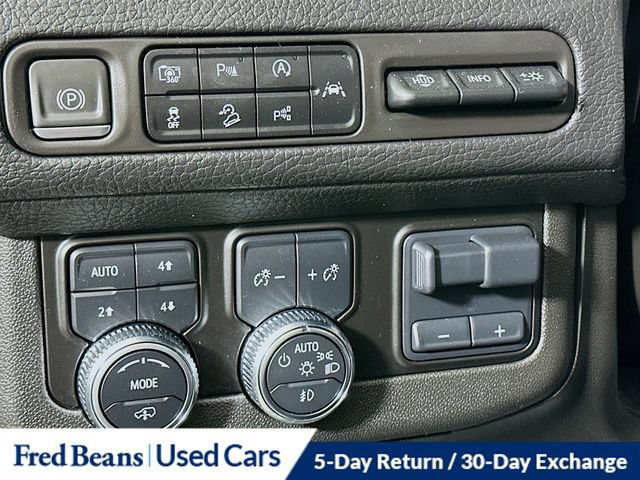 Used 2023 GMC Yukon Denali w/ Denali Reserve Package AWD/4WD image 15