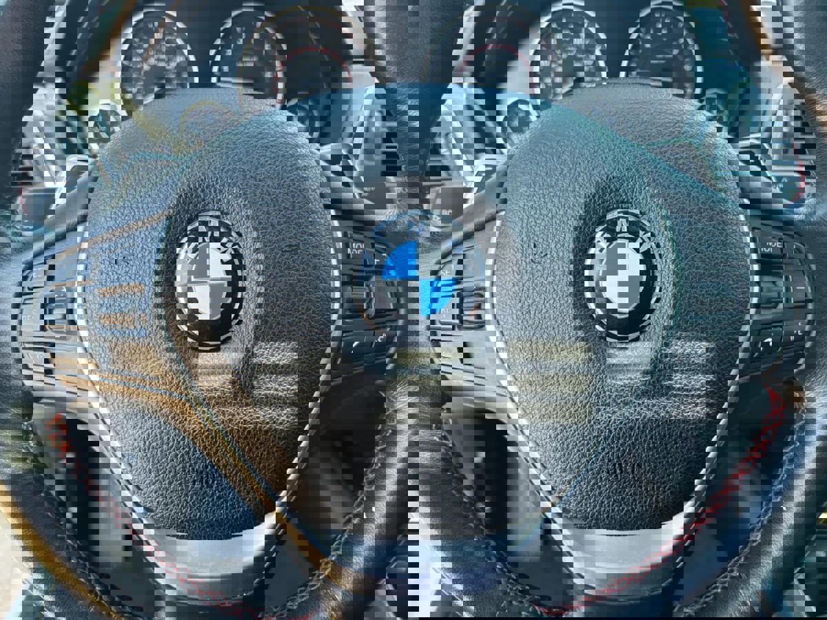 Used 2018 BMW 330i Sedan w/ Premium Package image 13