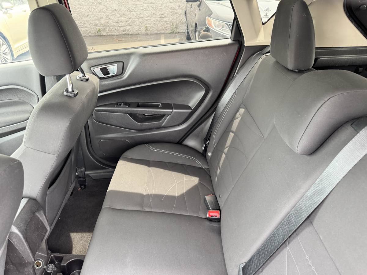 Used 2016 Ford Fiesta SE FWD image 27