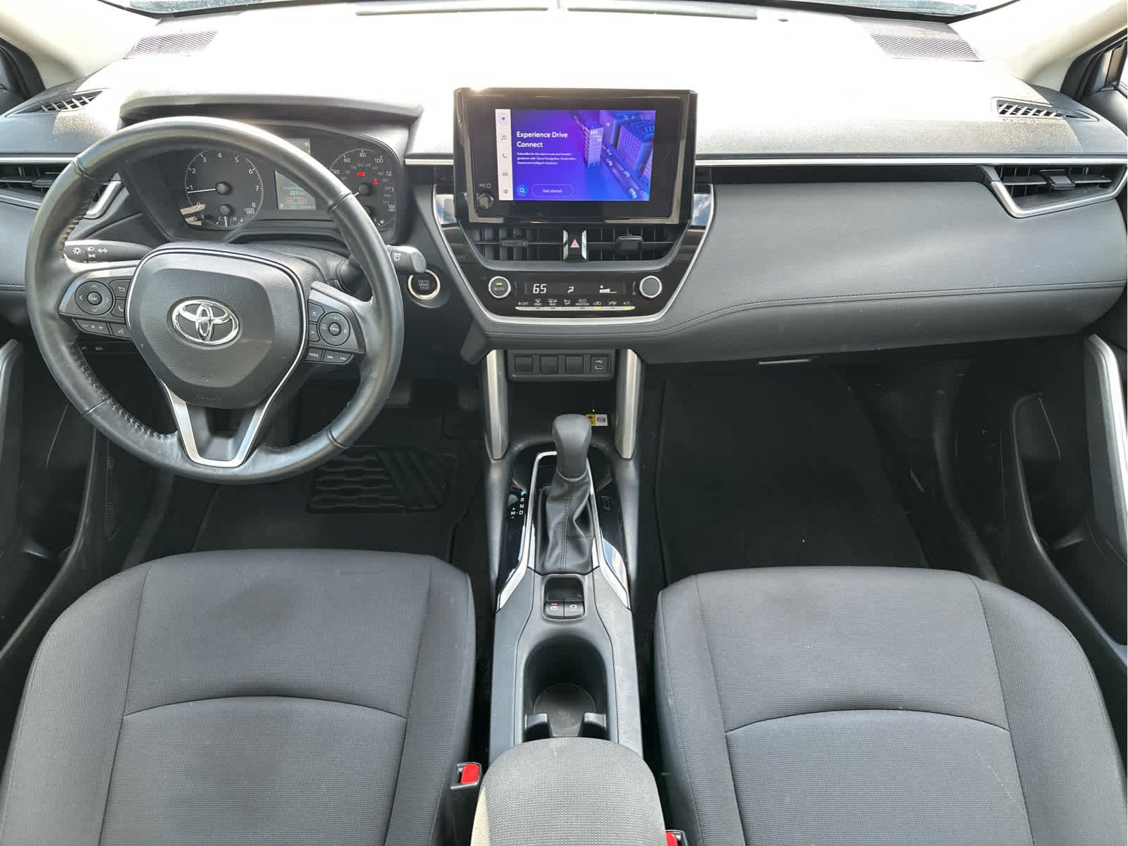 Used 2023 Toyota Corolla Cross LE AWD/4WD image 10