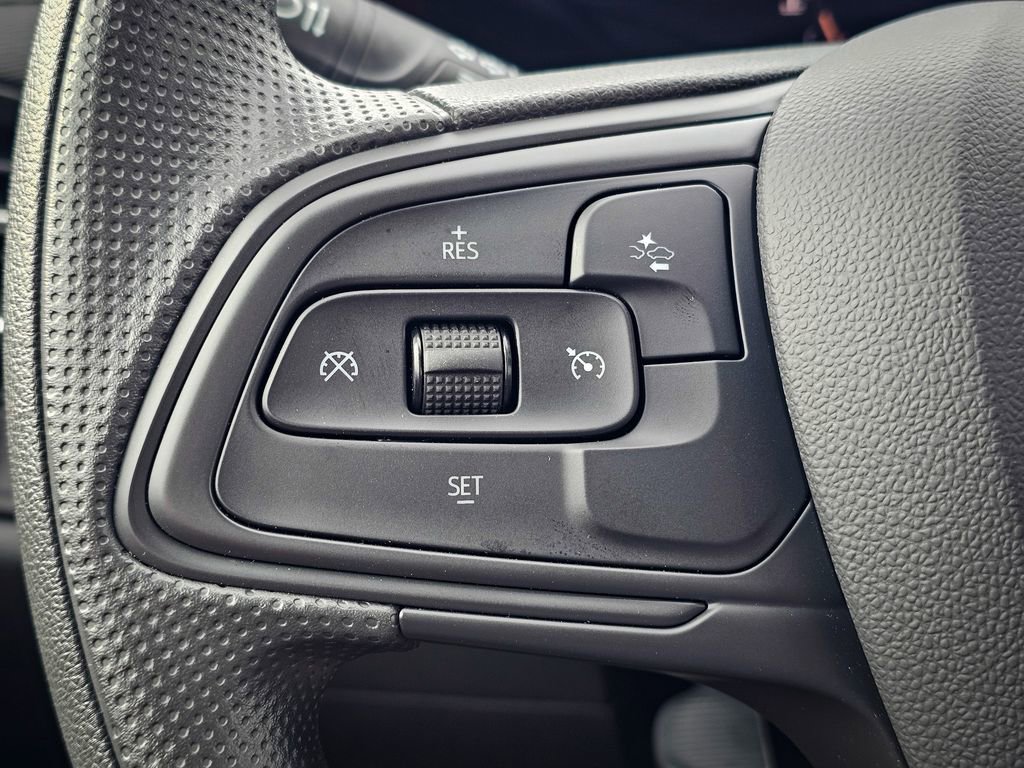 Used 2025 Buick Envista Preferred image 18