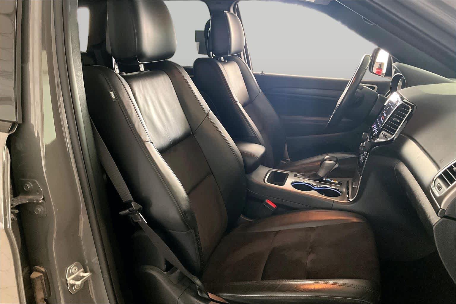 Used 2020 Jeep Grand Cherokee Altitude RWD image 8