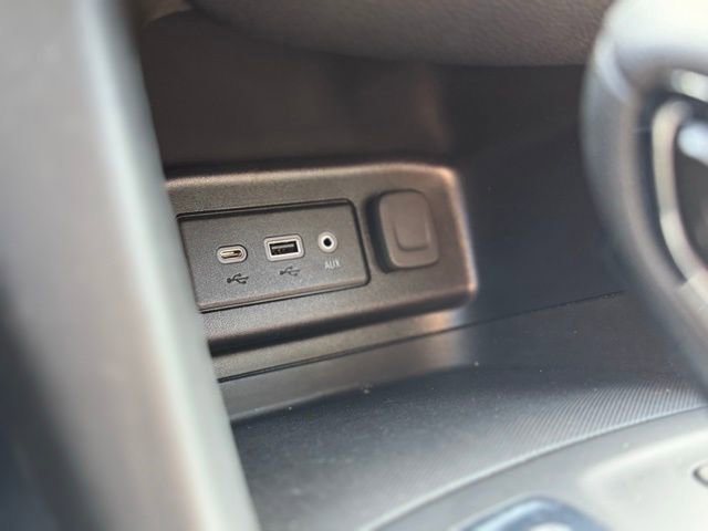 Used 2023 Chevrolet Equinox LT image 29