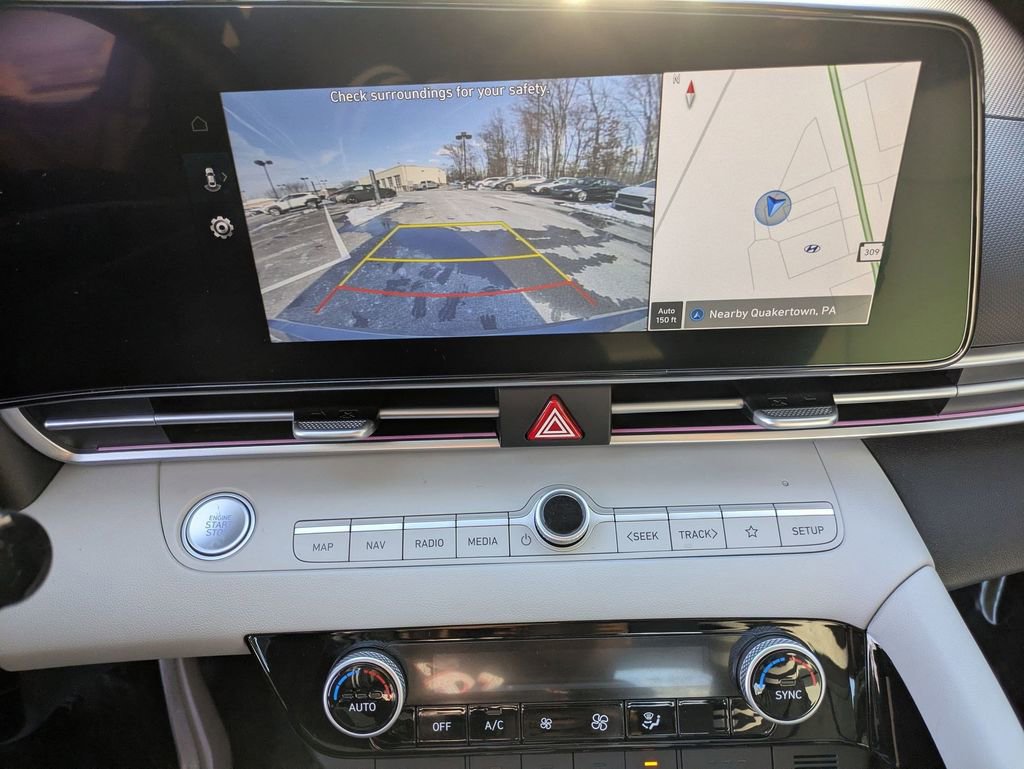 Certified 2025 Hyundai Elantra Limited image 18