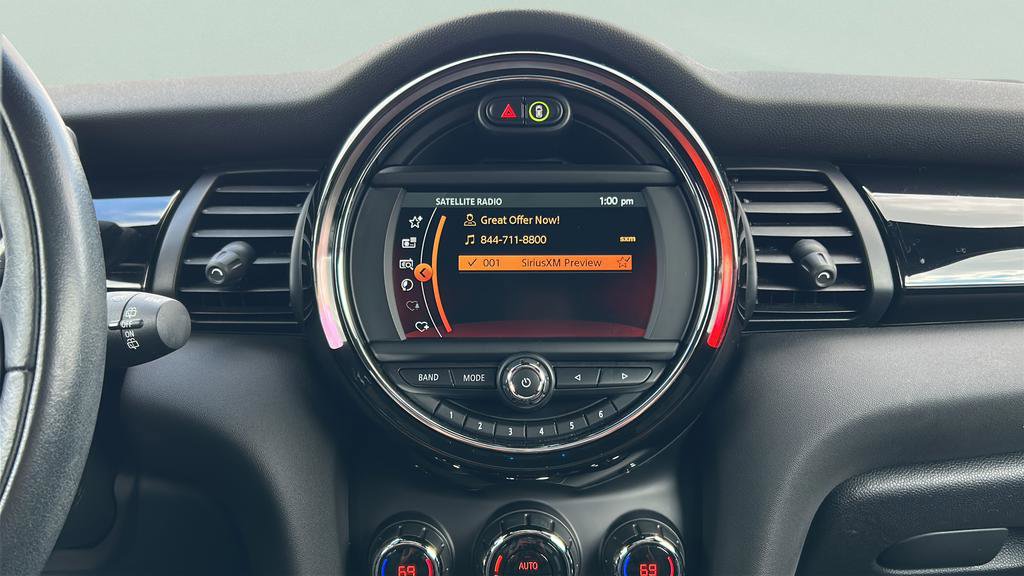 Used 2021 MINI Cooper 2-Door Hardtop image 27