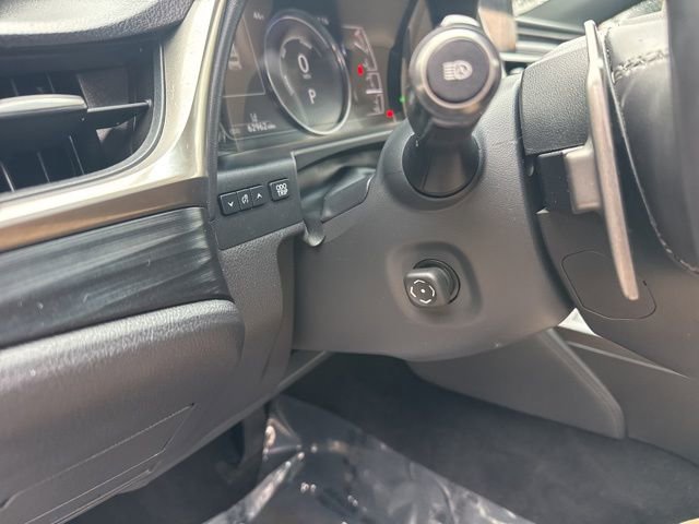 Used 2021 Lexus ES 300h w/ Accessory Package image 16