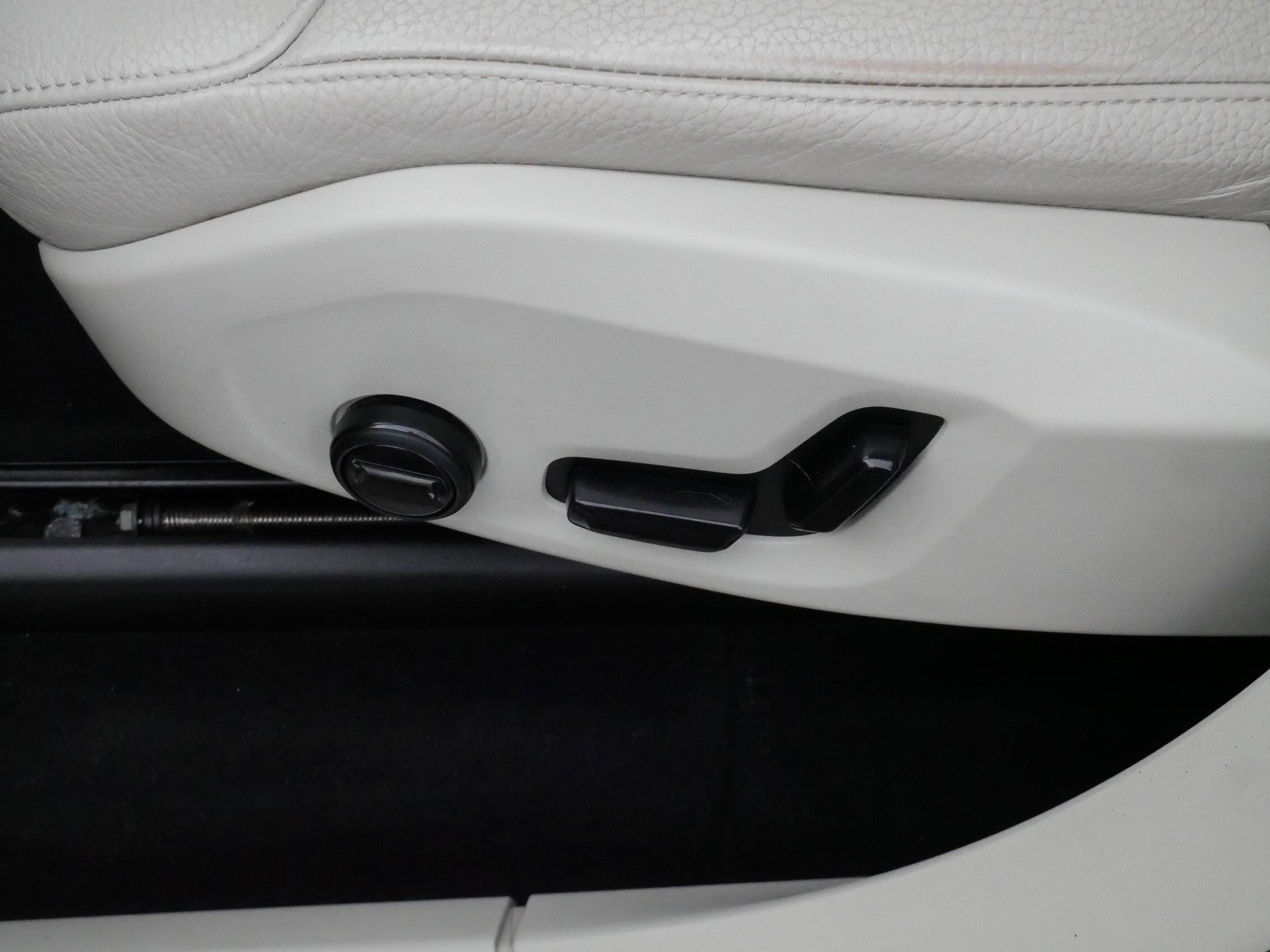 Used 2021 Volvo XC90 T5 Momentum w/ Climate Package image 20