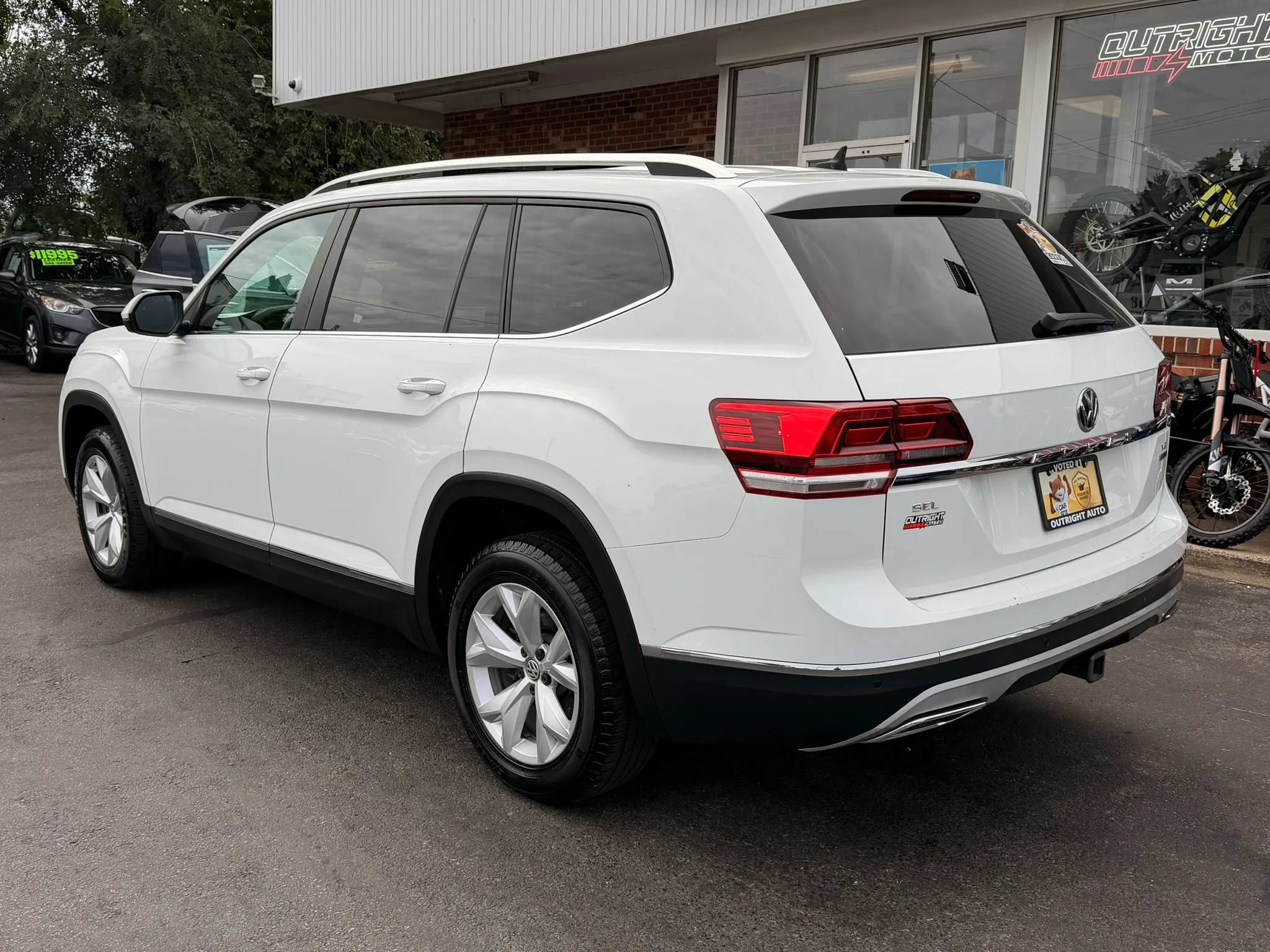 Used 2018 Volkswagen Atlas SEL AWD/4WD image 2