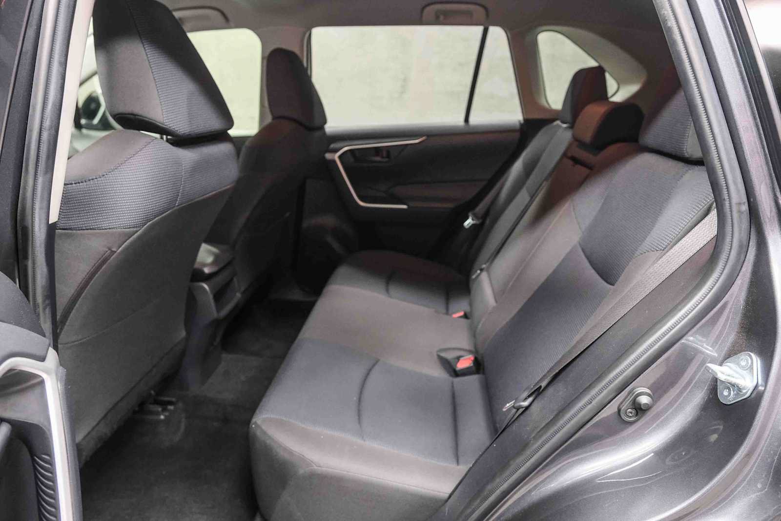 Used 2019 Toyota RAV4 LE w/ All Weather Liner Package AWD/4WD image 23