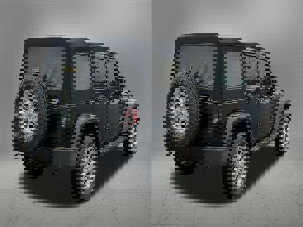 Used 2017 Jeep Wrangler Unlimited Sahara w/ Connectivity Group image 6