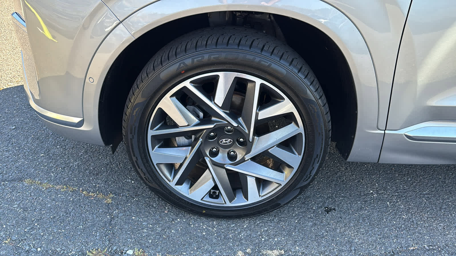 Used 2022 Hyundai Santa Fe Calligraphy image 10