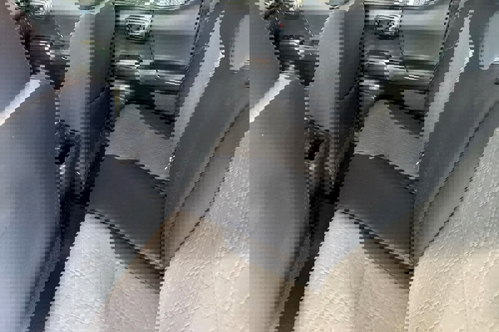 Used 2022 Toyota Tacoma TRD Off-Road image 4