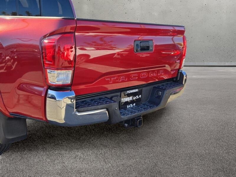 Used 2017 Toyota Tacoma SR5 RWD image 6