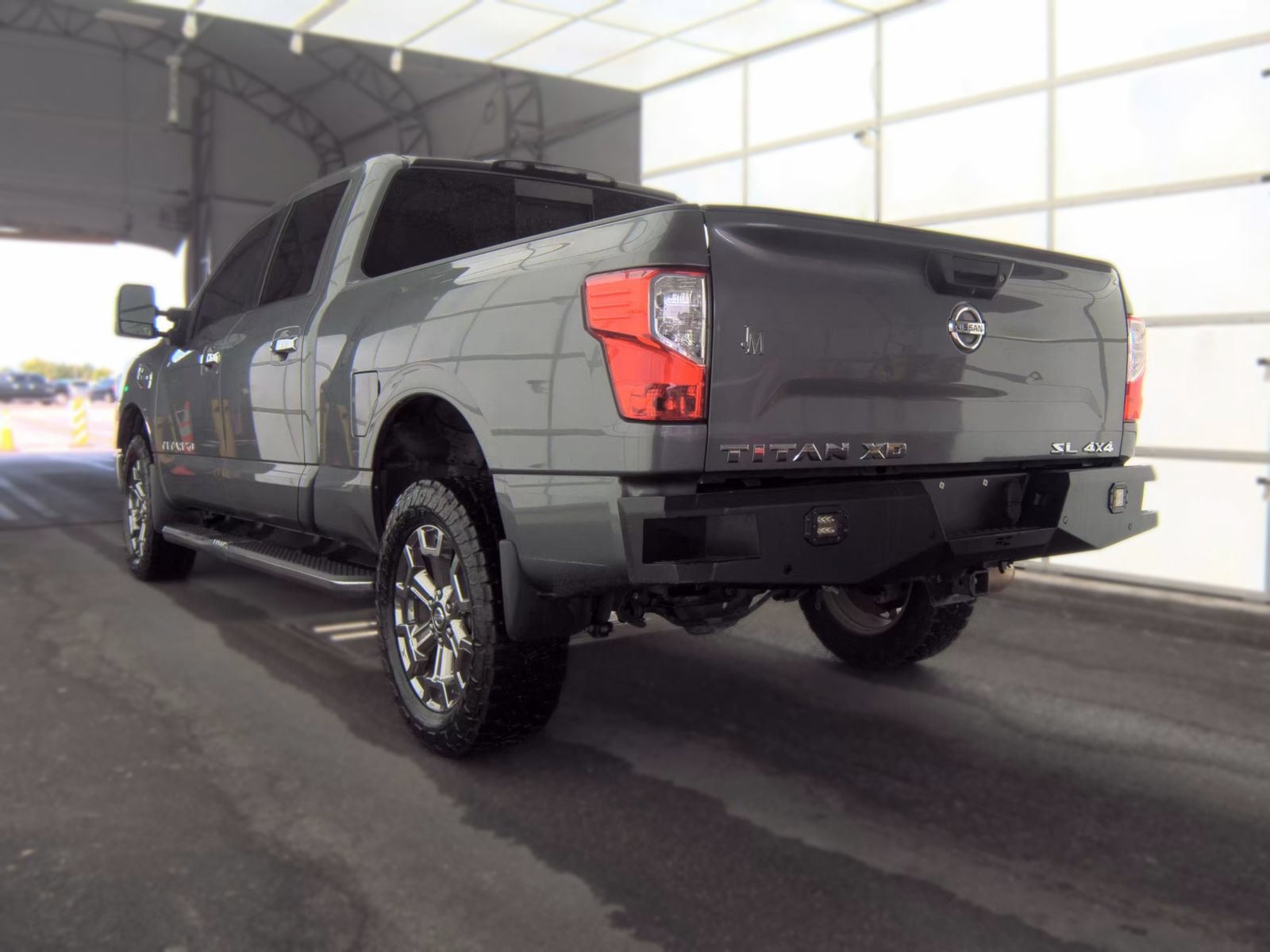 Used 2019 Nissan Titan SL w/ Chrome Package AWD/4WD image 11