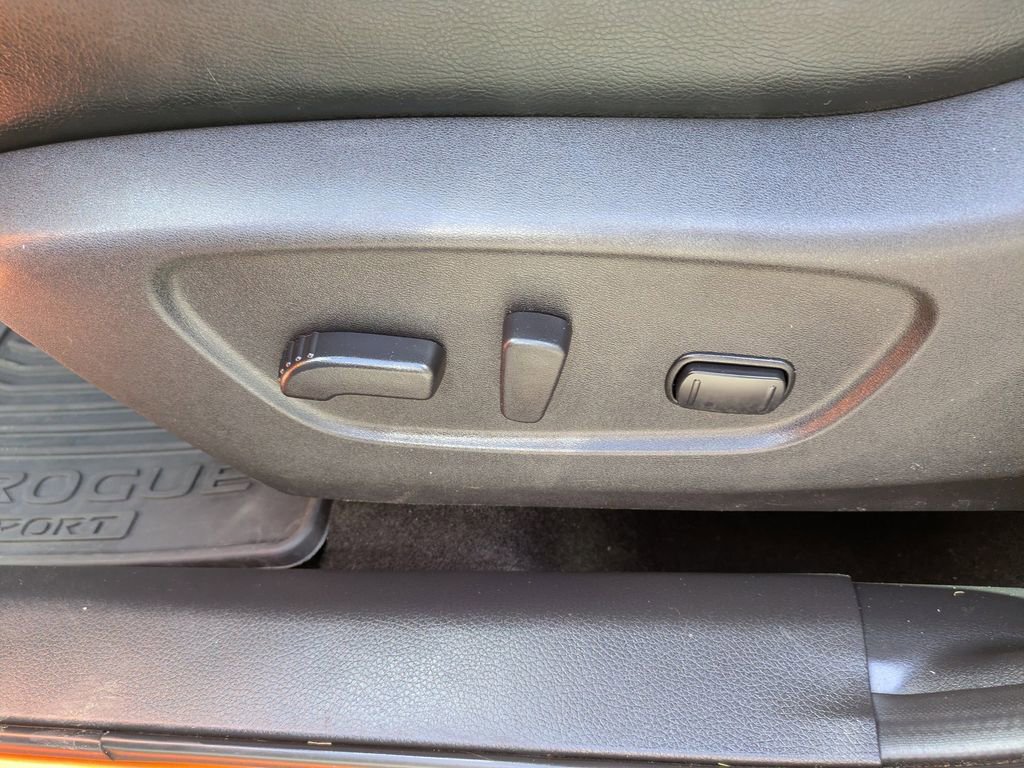 Used 2021 Nissan Rogue Sport SL image 20