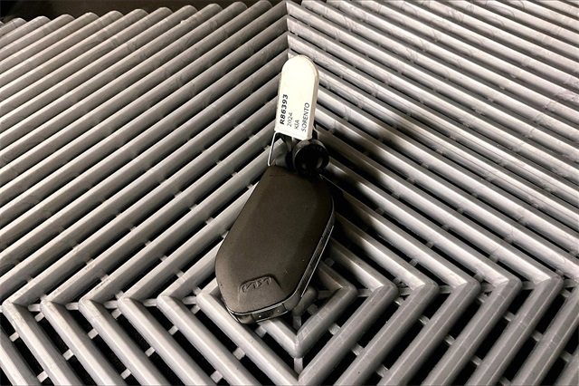 Used 2024 Kia Sorento SX Prestige w/ Olive Brown Leather Package image 10