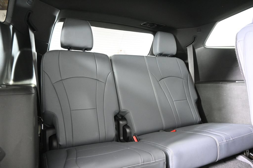 Used 2023 Buick Enclave Essence w/ Experience Buick Package AWD/4WD image 17