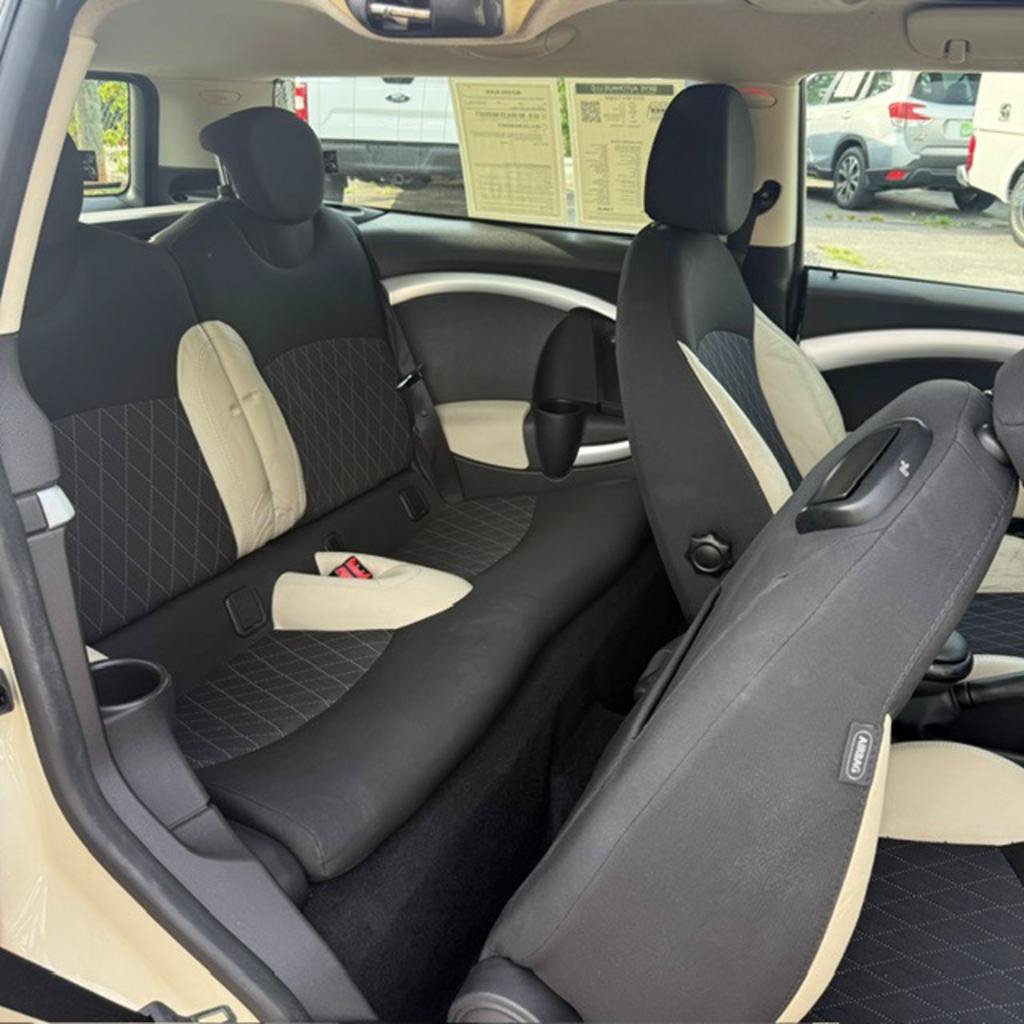 Used 2013 MINI Cooper Clubman FWD image 19