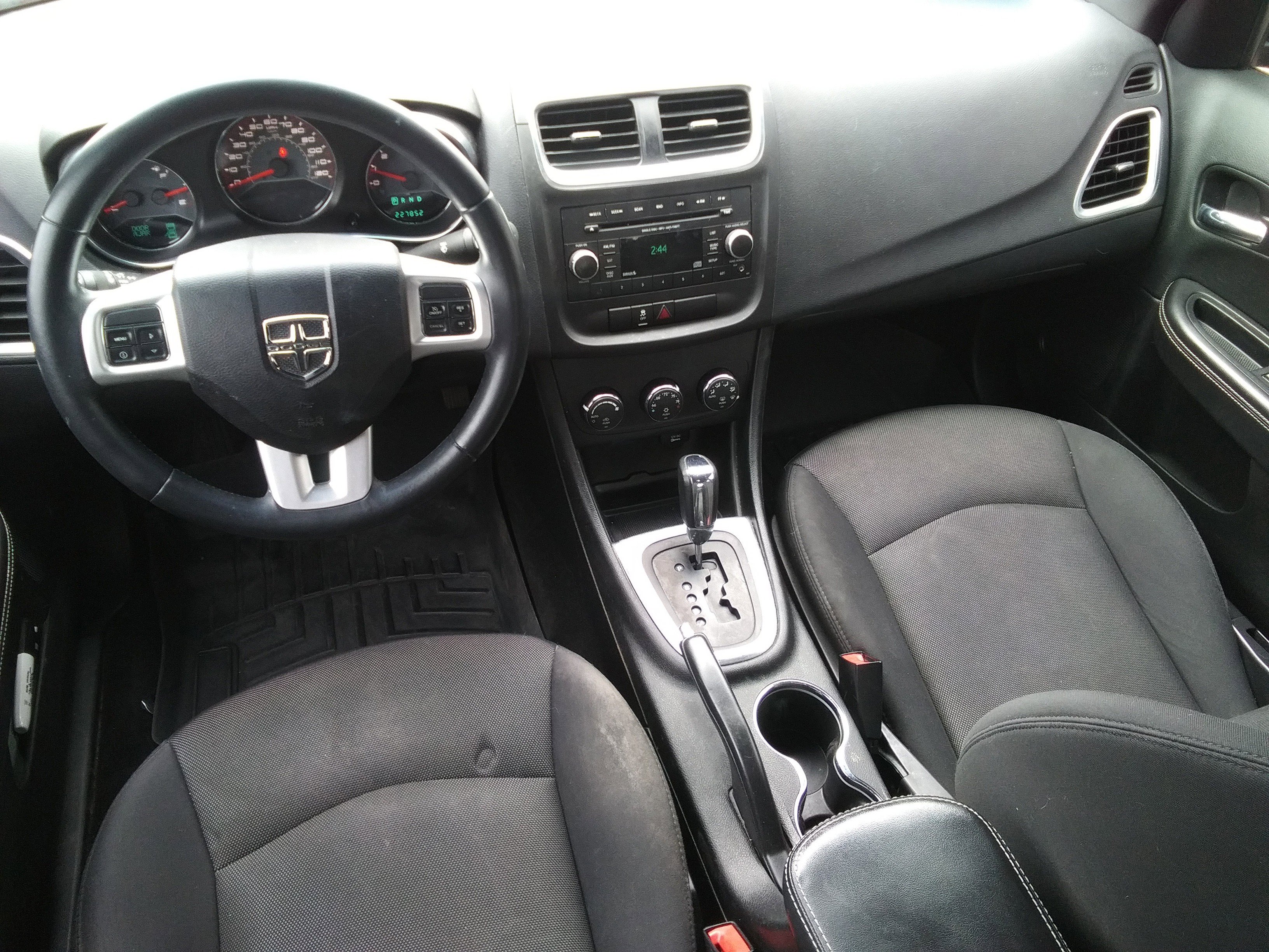 Used 2013 Dodge Avenger SXT FWD image 10