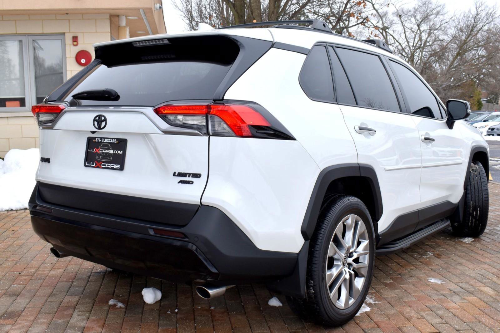 Used 2023 Toyota RAV4 Limited image 11