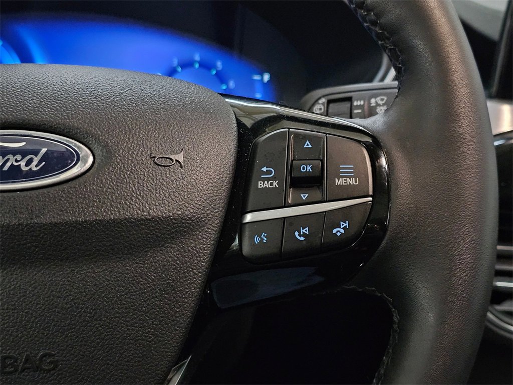 Used 2022 Ford Escape Titanium w/ Class II Trailer Tow Package image 32