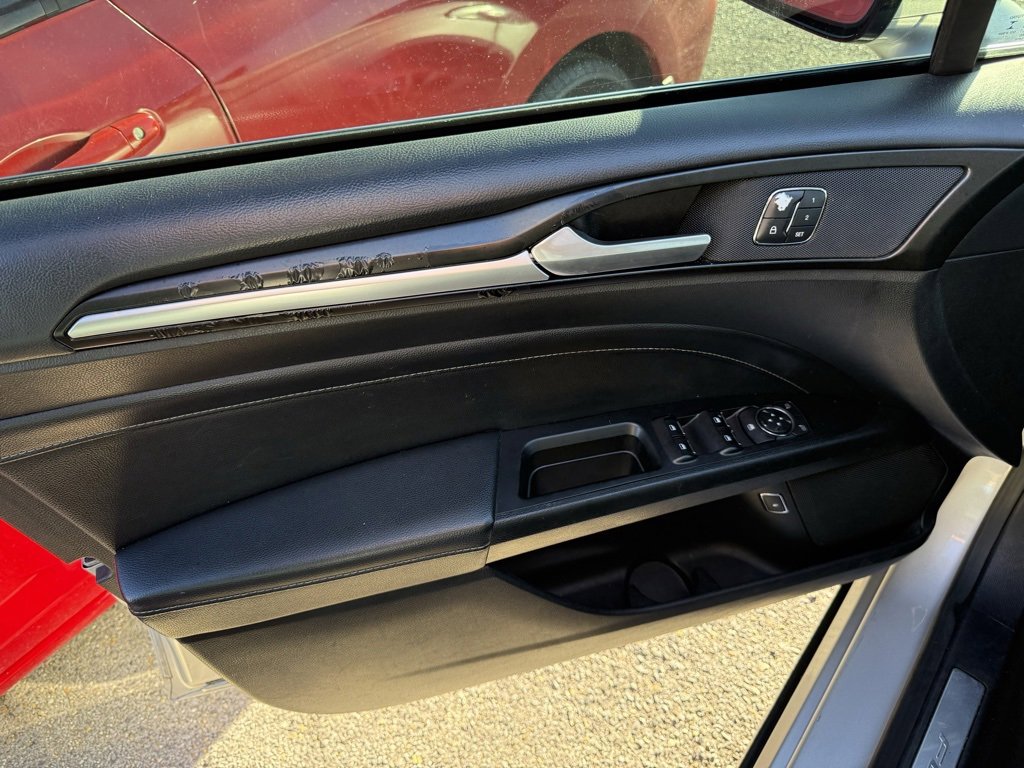 Used 2017 Ford Fusion Titanium image 5