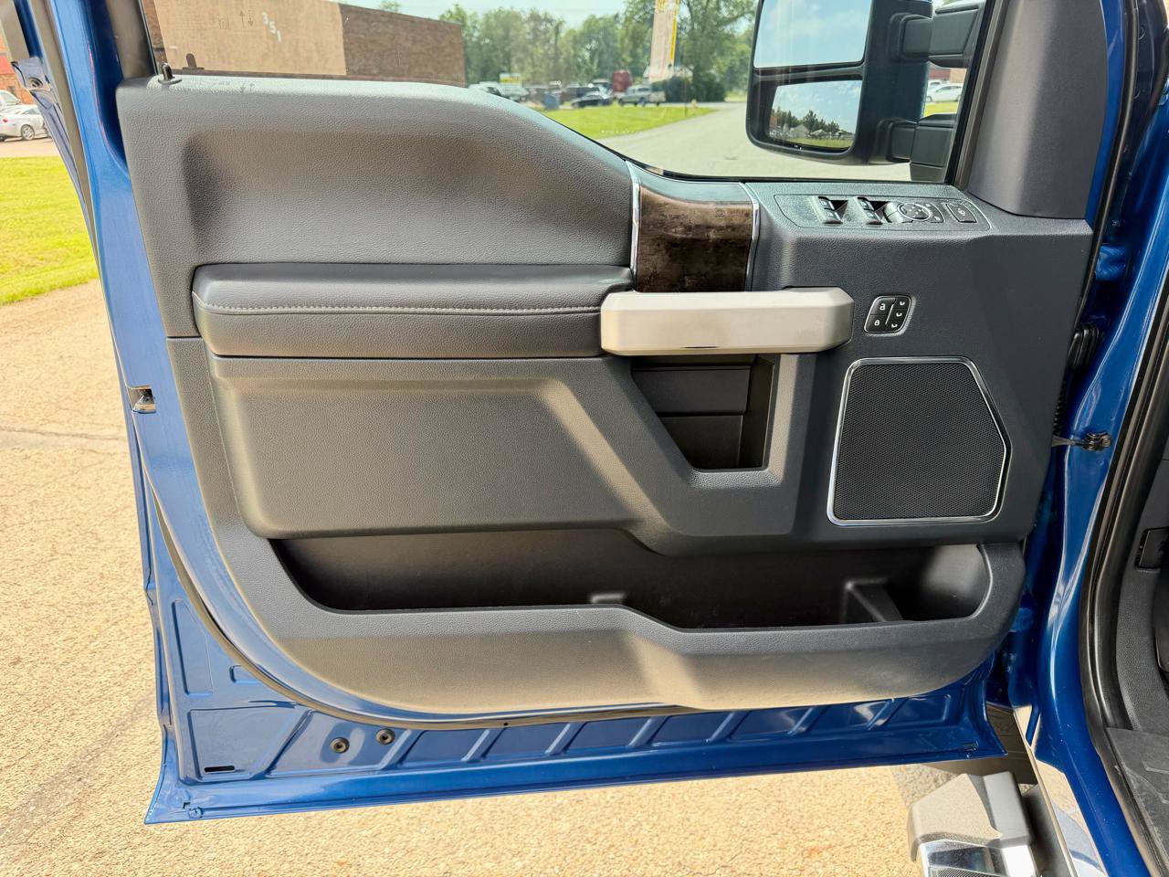 Used 2022 Ford F350 Lariat w/ Lariat Ultimate Package AWD/4WD image 19
