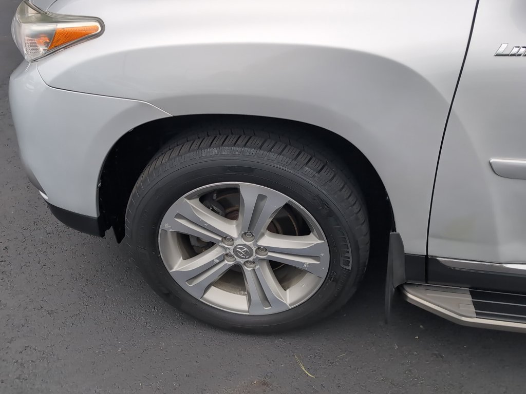 Used 2012 Toyota Highlander Limited w/ Tow Pkg AWD/4WD image 14