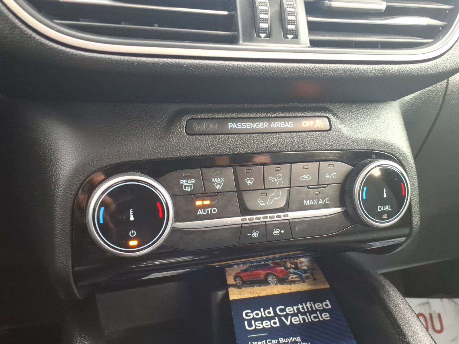 Certified 2022 Ford Escape SE w/ SE Sport Appearance Package image 24