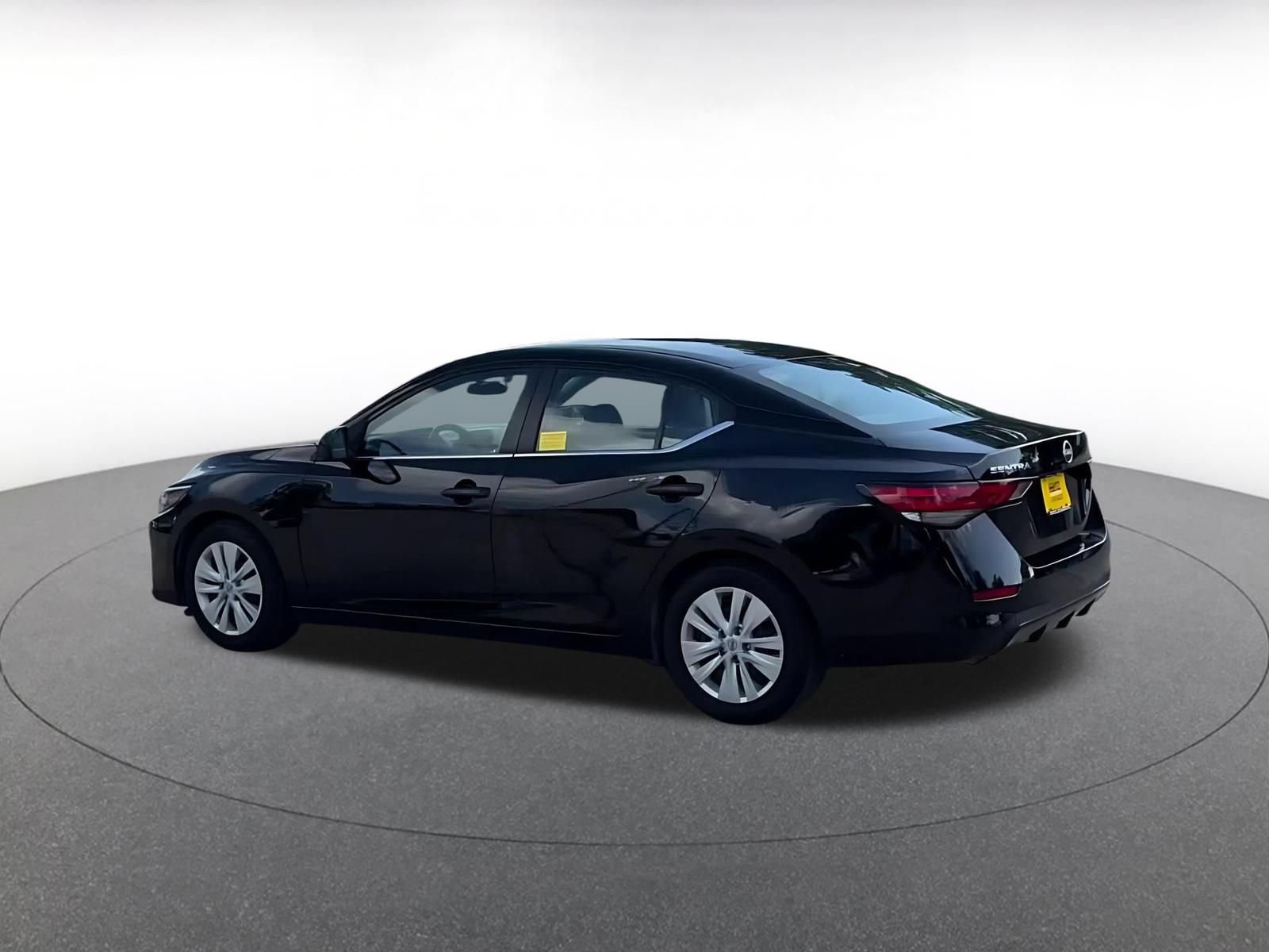 Used 2025 Nissan Sentra S FWD image 11