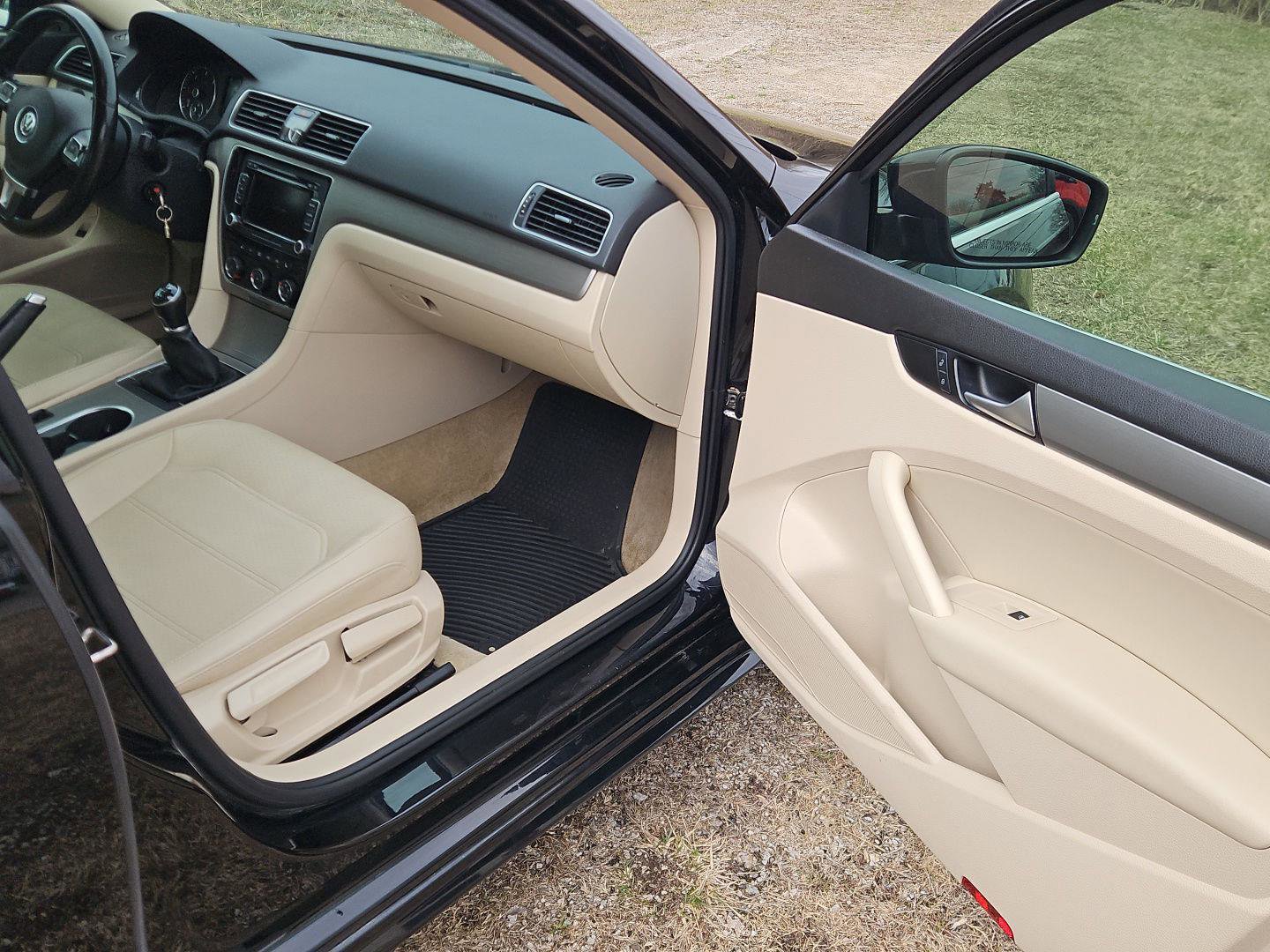 Used 2015 Volkswagen Passat TDI SE image 17