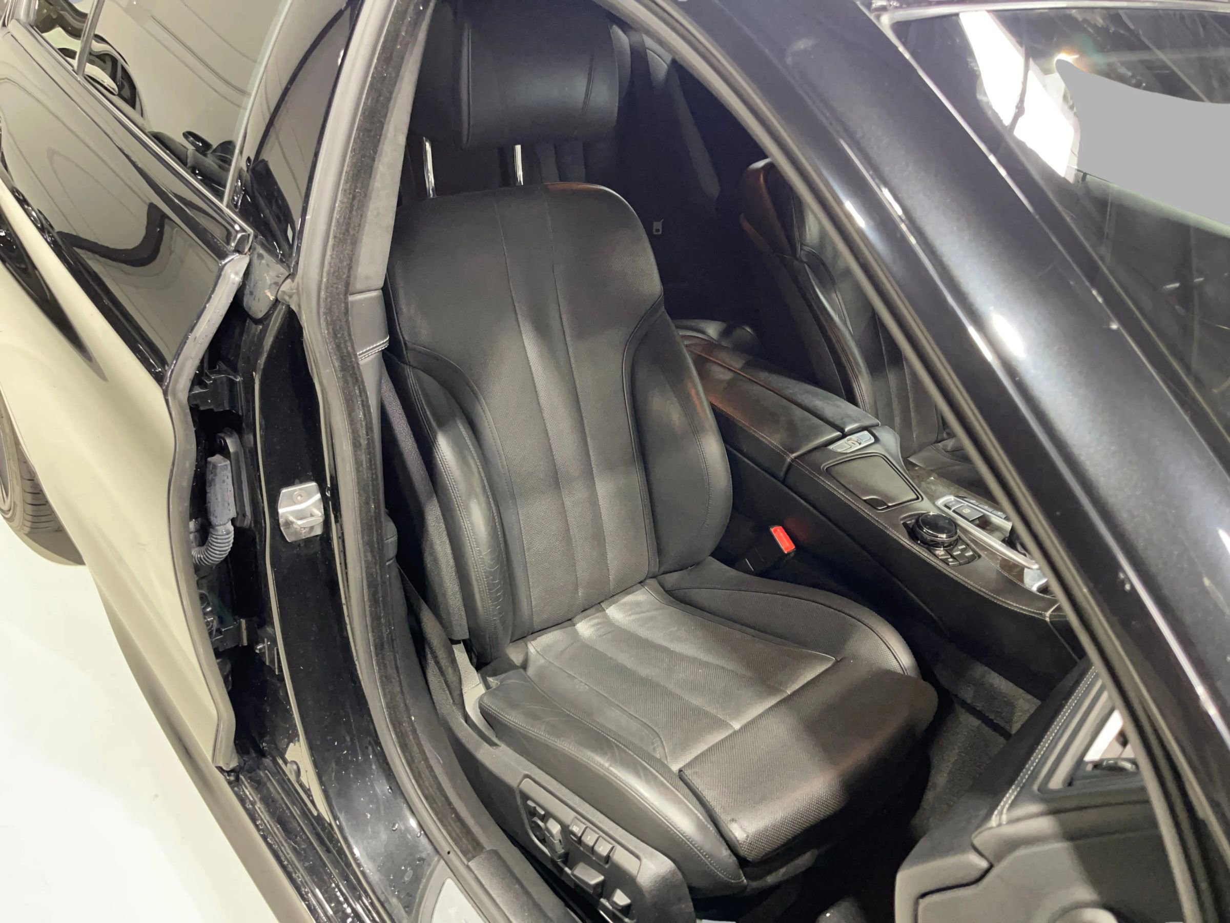 Used 2016 BMW 650i Gran Coupe xDrive image 28