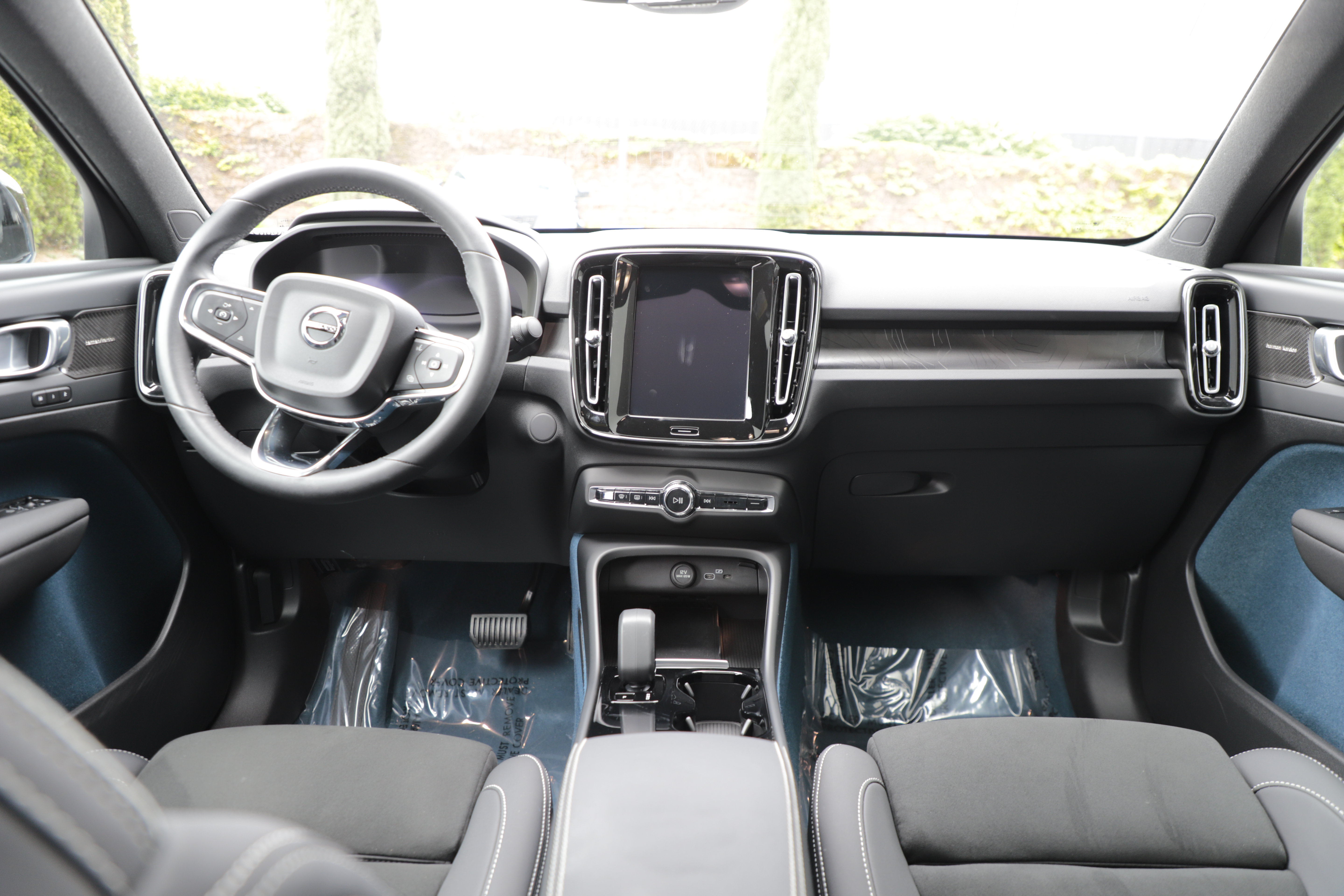 Used 2023 Volvo C40 P8 Recharge Ultimate AWD/4WD image 13