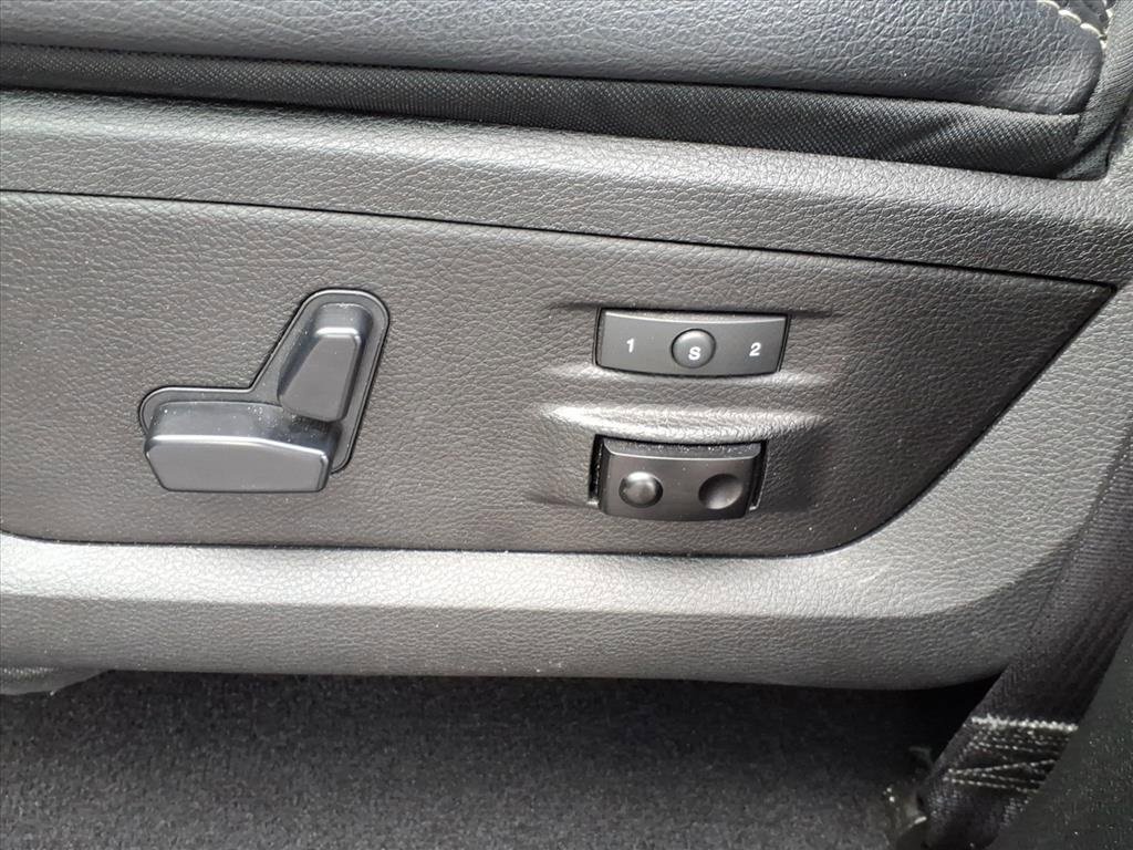 Used 2018 RAM 1500 Laramie w/ Convenience Group image 11