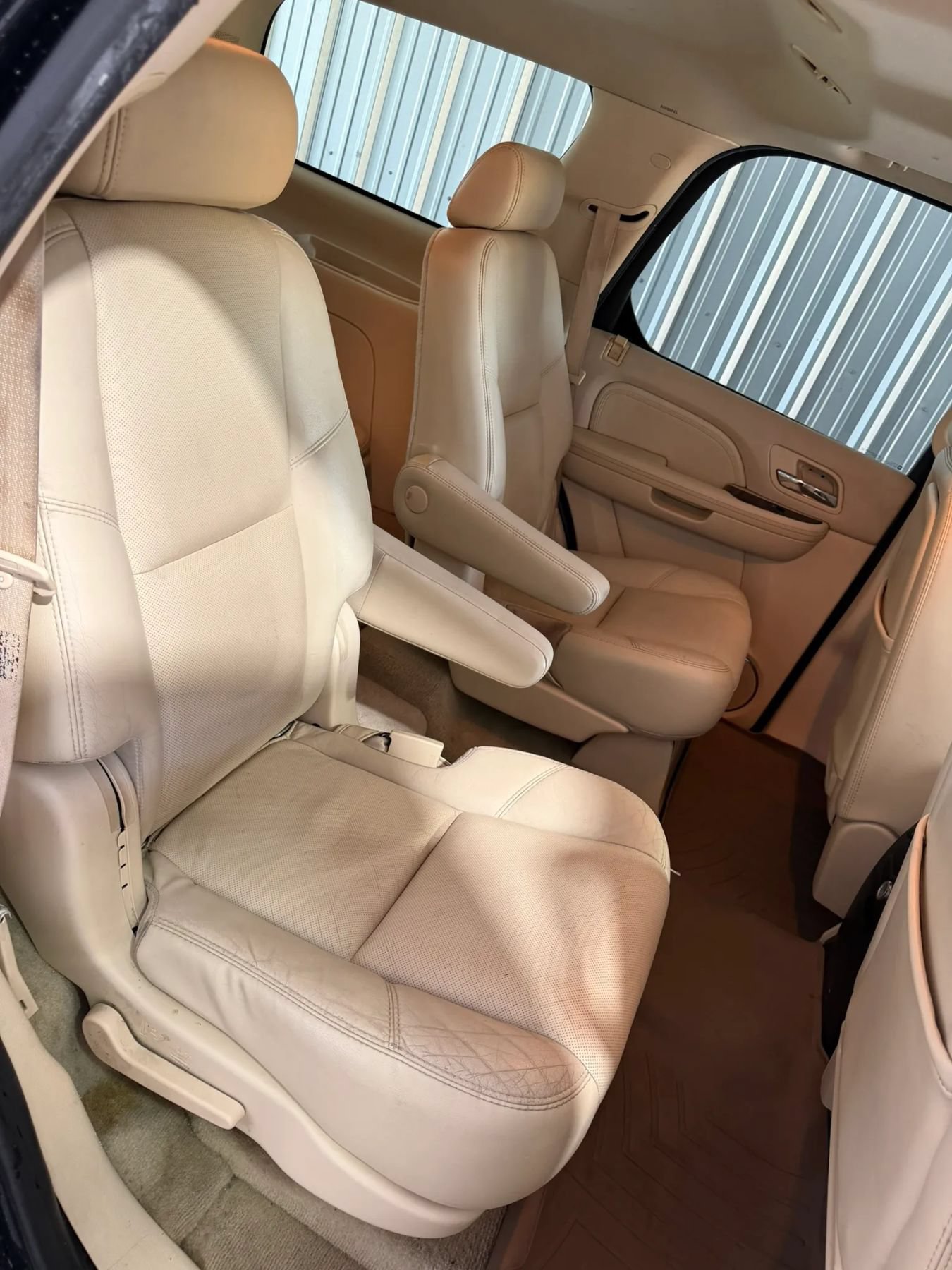 Used 2007 Cadillac Escalade AWD w/ Information Package image 27