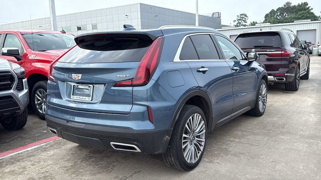 Used 2024 Cadillac XT4 Premium Luxury FWD image 3