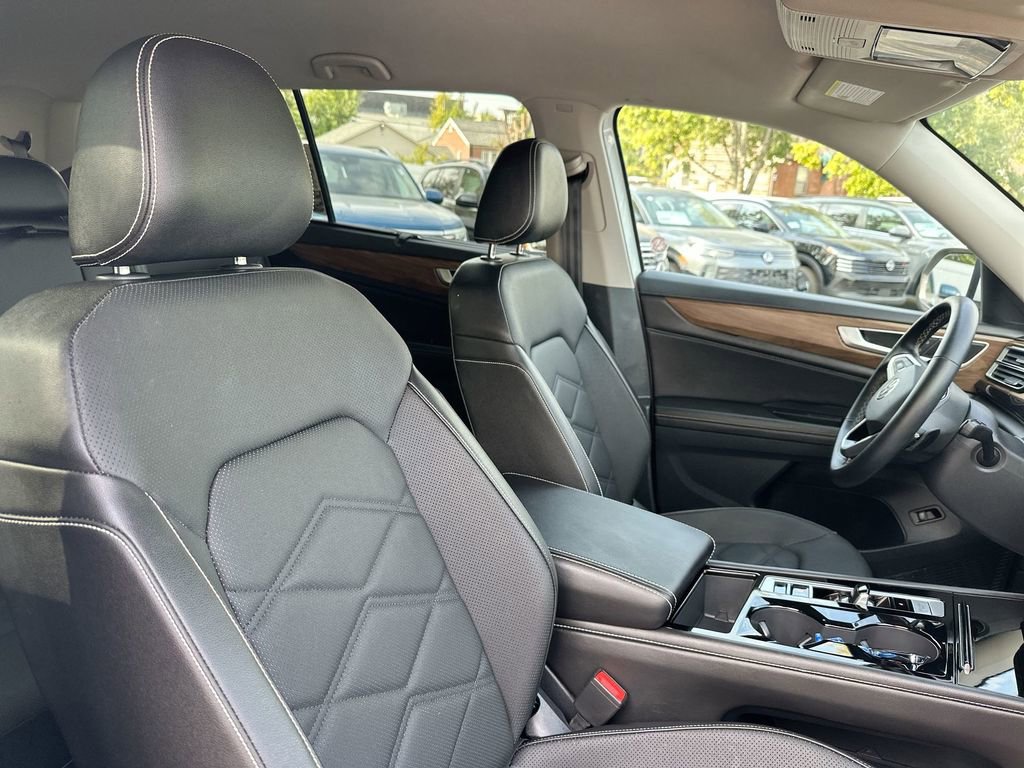Used 2025 Volkswagen Atlas SE image 52