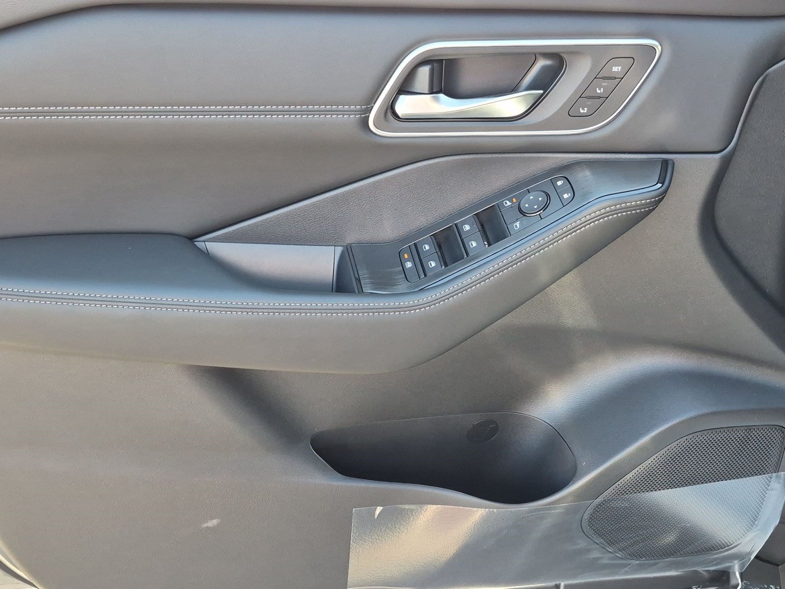 New 2026 Nissan Rogue Platinum AWD/4WD image 13