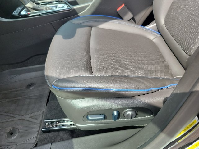 Used 2025 Buick Encore GX Sport Touring w/ Advanced Technology Package FWD image 14
