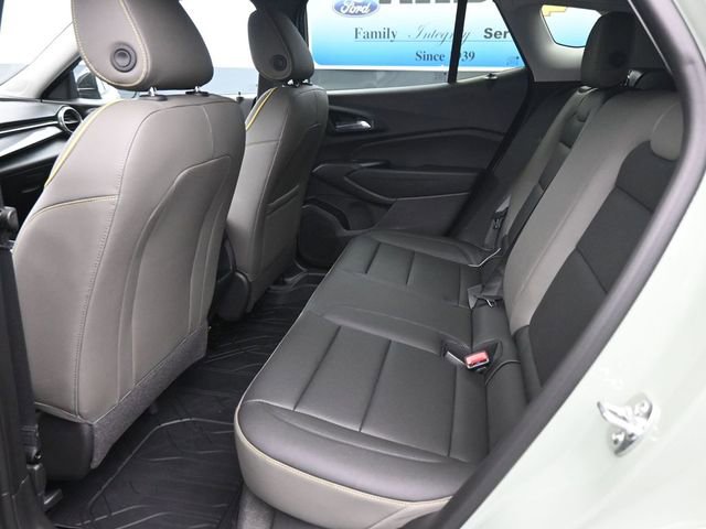 New 2026 Chevrolet Trax ACTIV w/ Sunroof Package FWD image 9