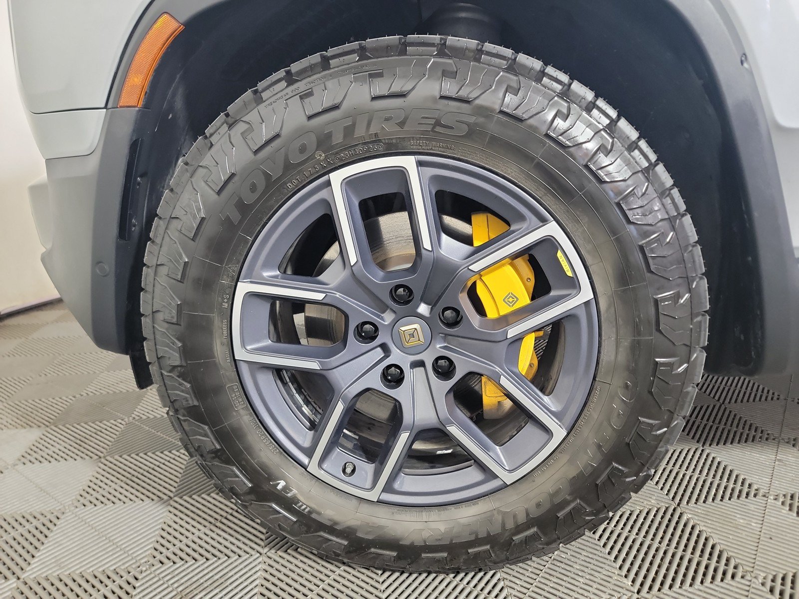 Used 2022 Rivian R1T Adventure AWD/4WD image 43