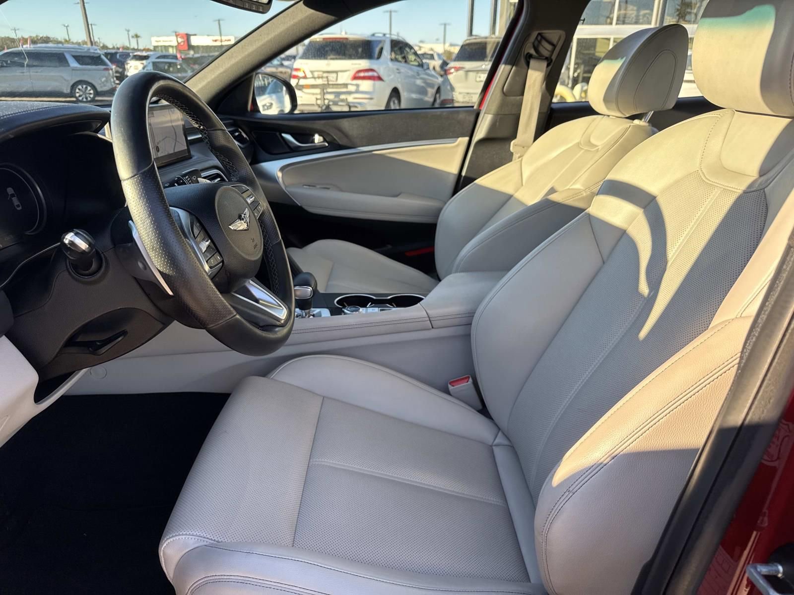 Used 2023 Genesis G70 2.0T image 15