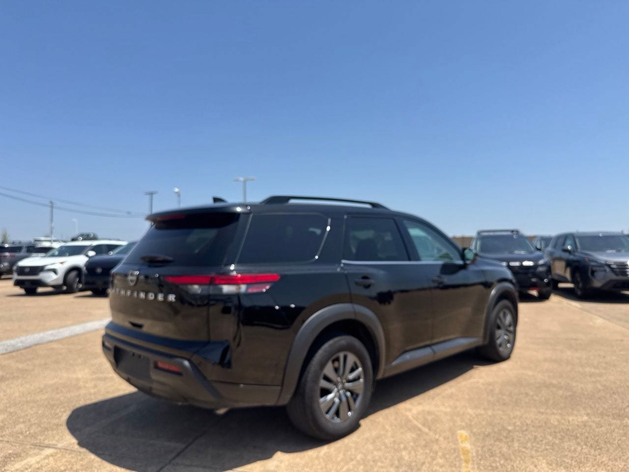 Certified 2025 Nissan Pathfinder SV FWD image 21