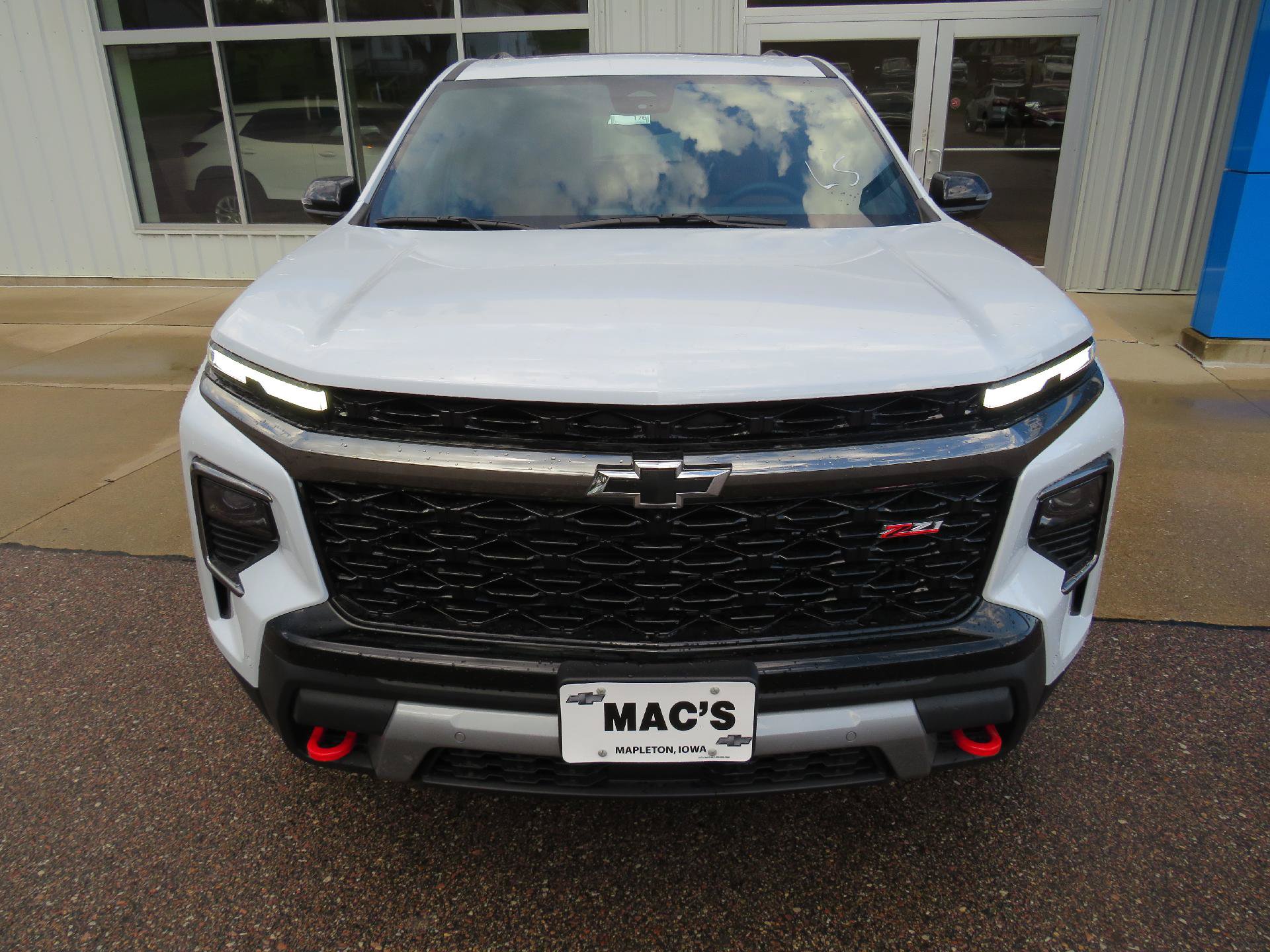 New 2027 Chevrolet Traverse Z71 w/ Enhanced Driving Package AWD/4WD image 15