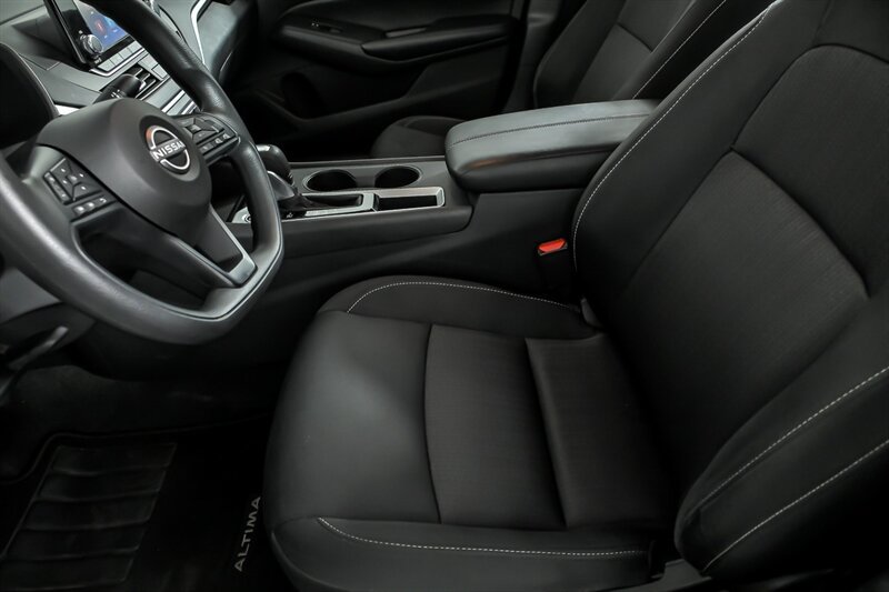 Used 2024 Nissan Altima 2.5 S FWD image 17