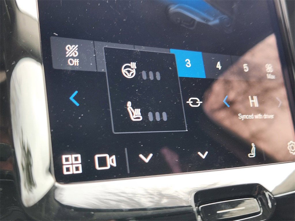 Used 2025 Volvo XC60 B5 Plus image 15